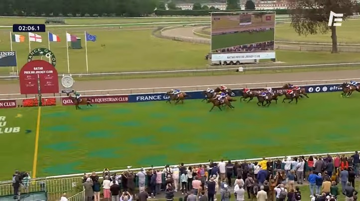 仏ダービー22 結果 動画 ヴァデニが突き抜け圧勝